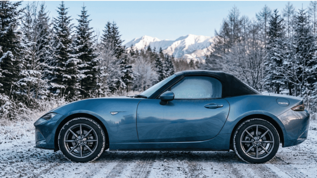 ロードスターは冬でも乗れる？積雪路での走行性能と注意点